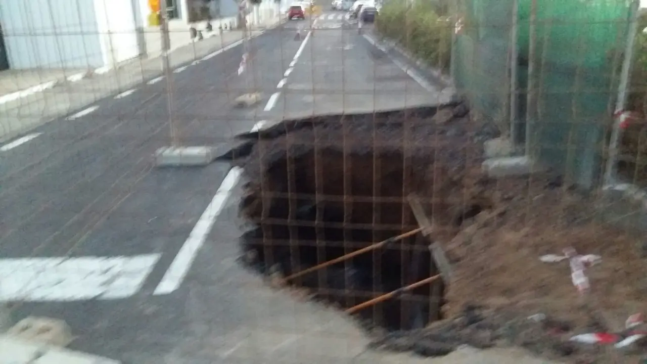 Socavón en San Bartolomé 2