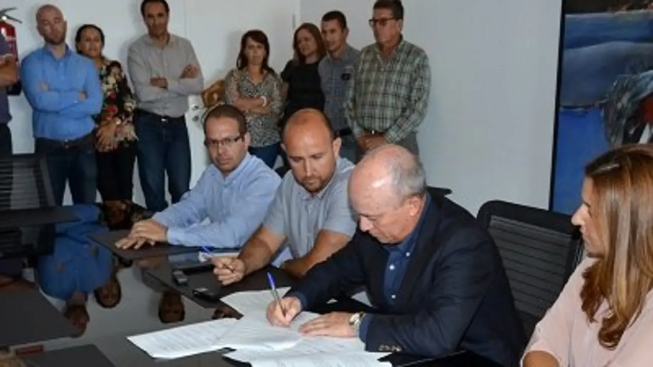 Pacto PP-CC Tías 10-06-15 Antonio 2