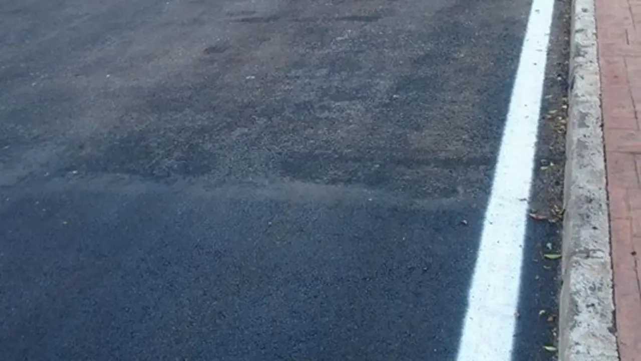 Dejan sin asfaltar 80 metros dela Autovía