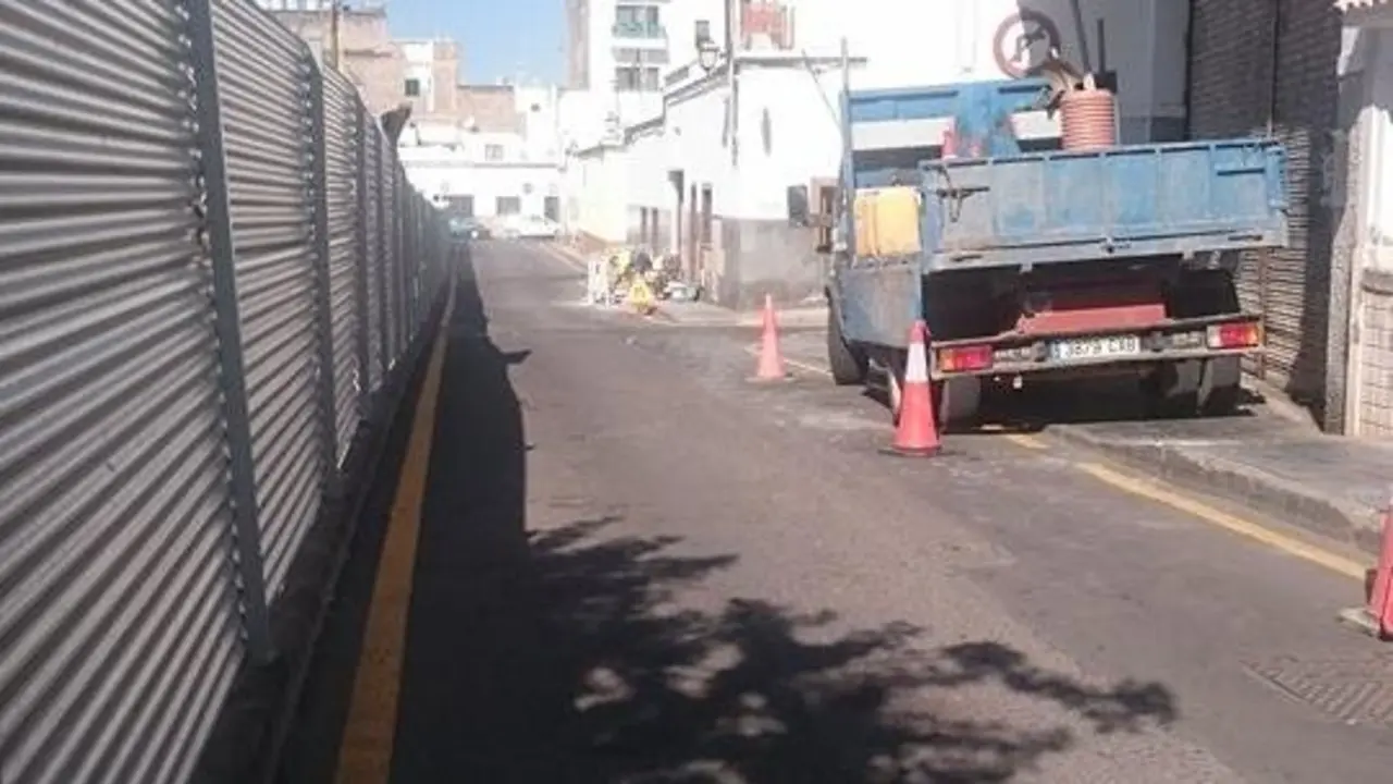 Aguas fecales en la calle Daute 2