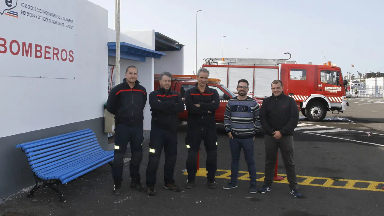 Retén de bomberos en el Sur de la isla