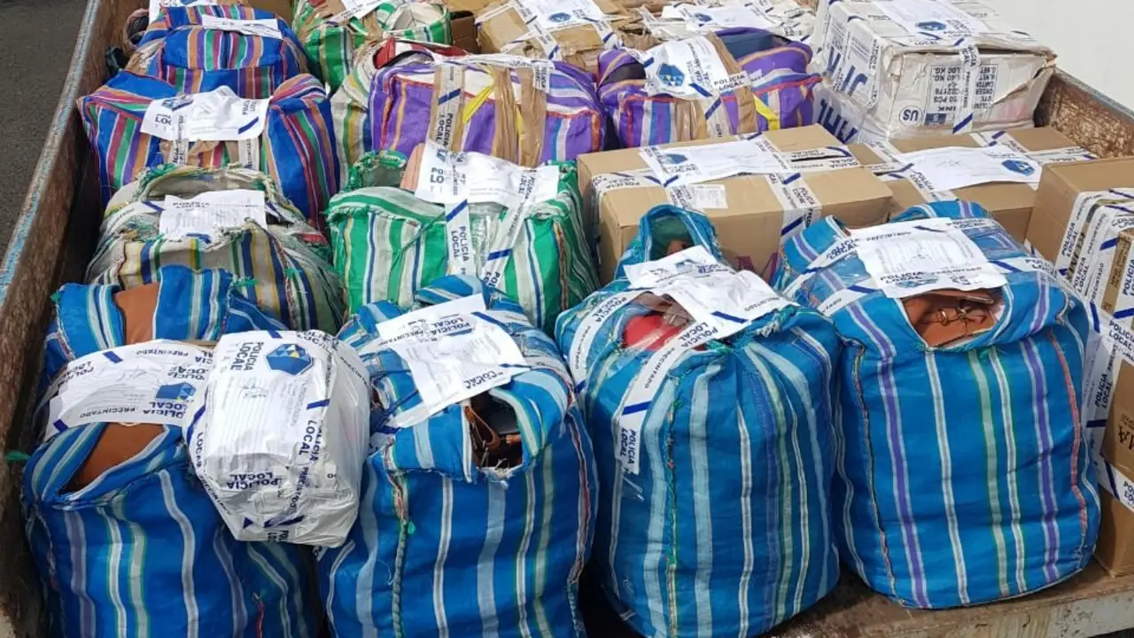 Mercancía requisada en el Mercadillo de Tías