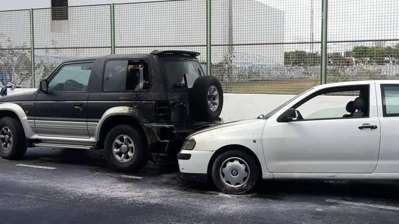 Coche quemado en Gomez Ulla 3