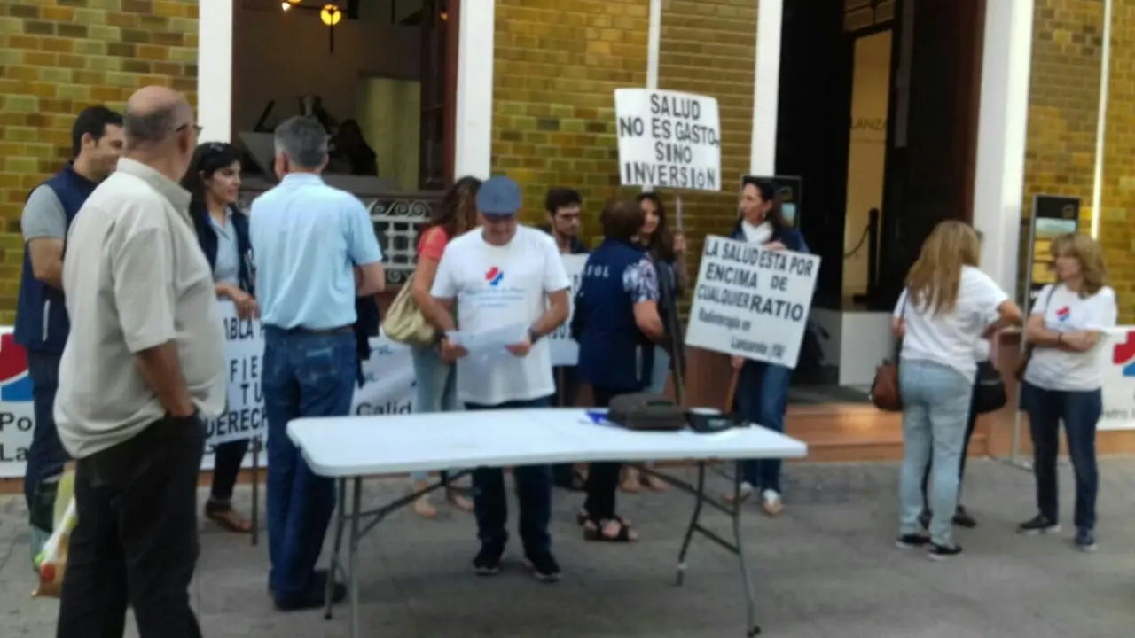 Concentraci&oacute;n de la Mesa por la Sanidad