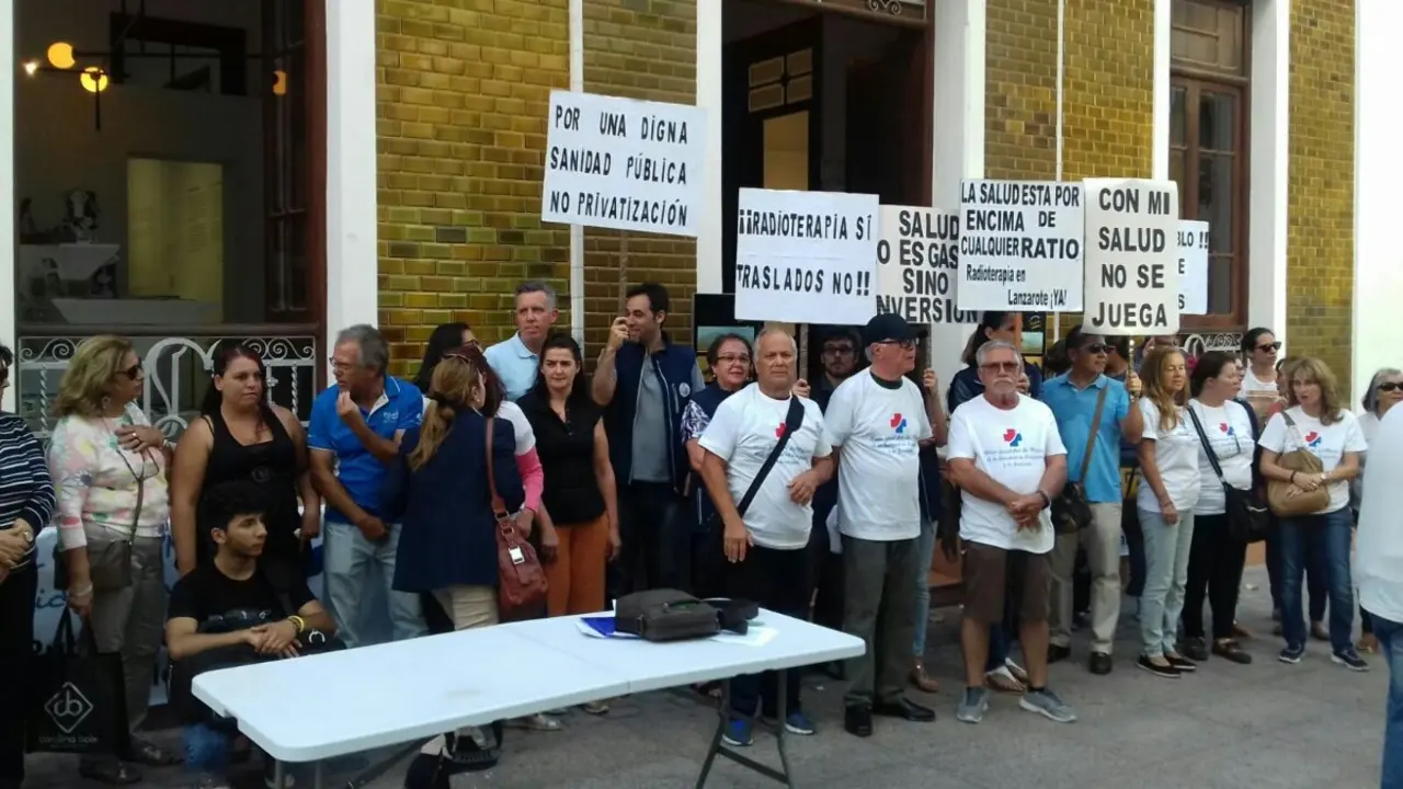 Concentraci&oacute;n de la Mesa por la Sanidad 2