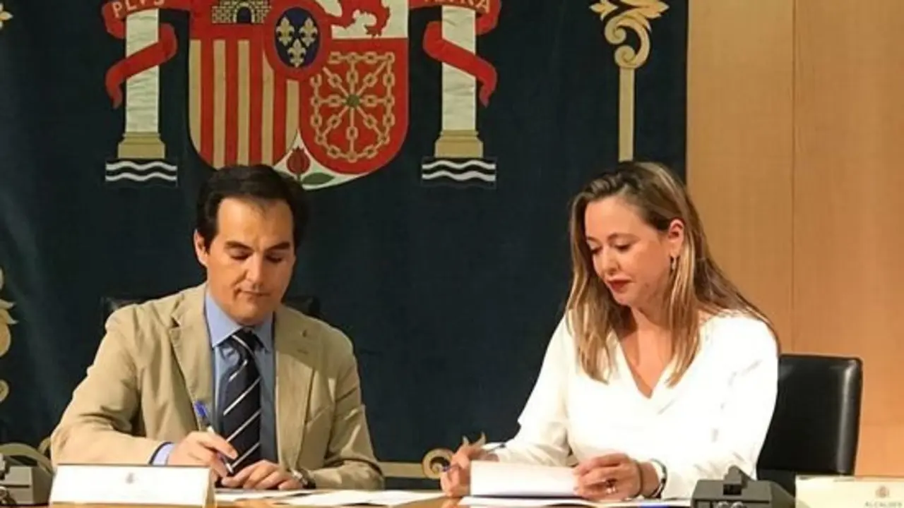 Acuerdo entre Alcaldesa de San Bartolomé y Secretario de Estado