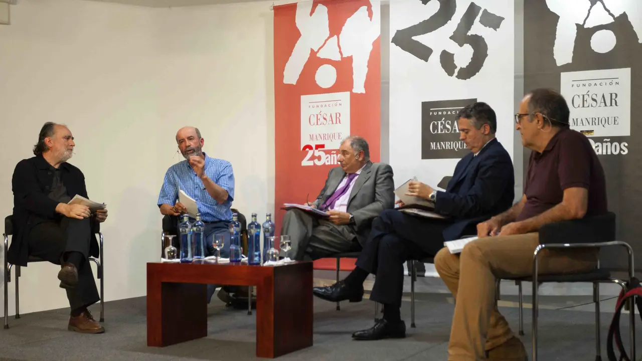 Mesa Redonda sobre la La Ley del Suelo