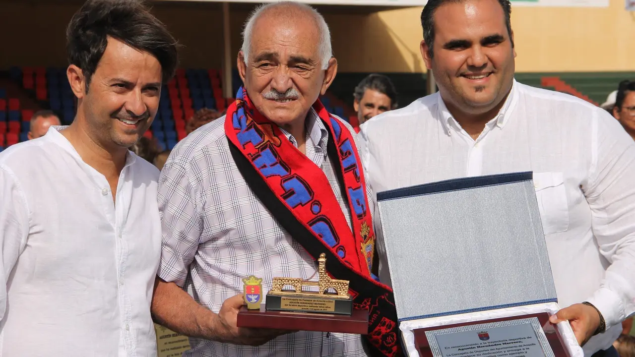 Homenaje a Agustín El Aldea