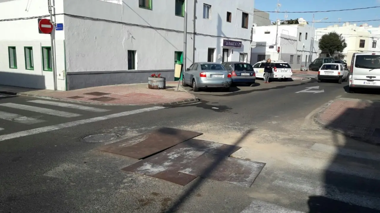 Chapas ruidosas en la calle Eugenio Rijo