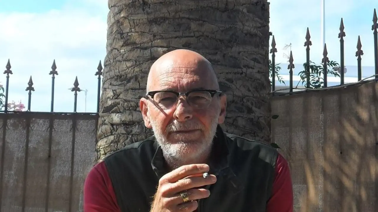 Manolo González