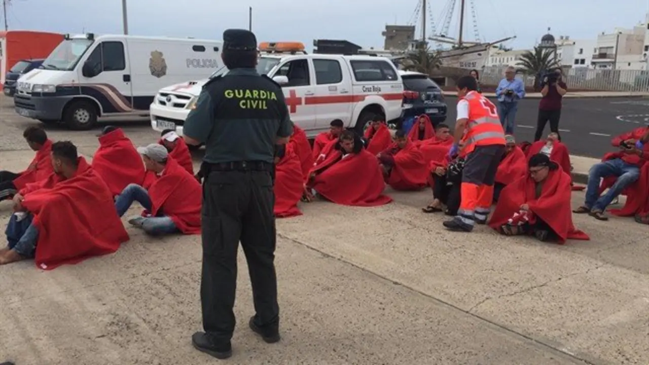 Inmigrantes en Puerto de Naos