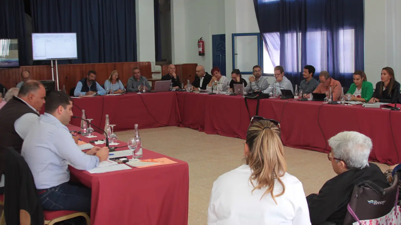 Pleno del Cabildo en La Graciosa