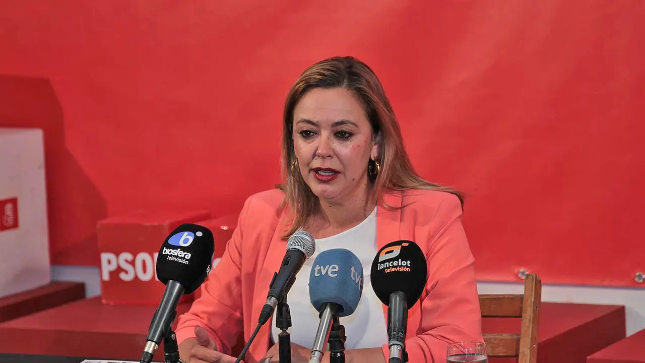 Loli Corujo informando sobre la denuncia