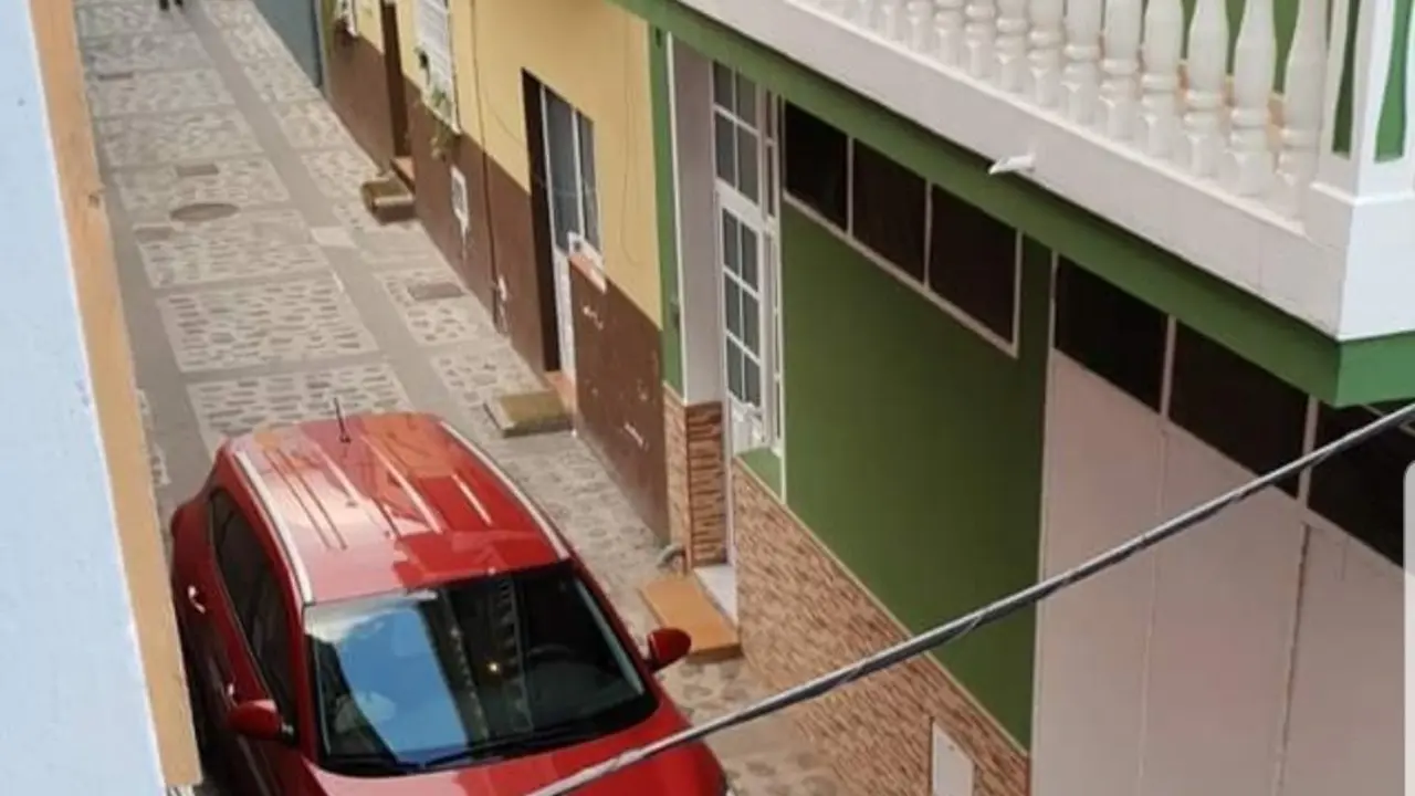 Coche de la concejala 2-b