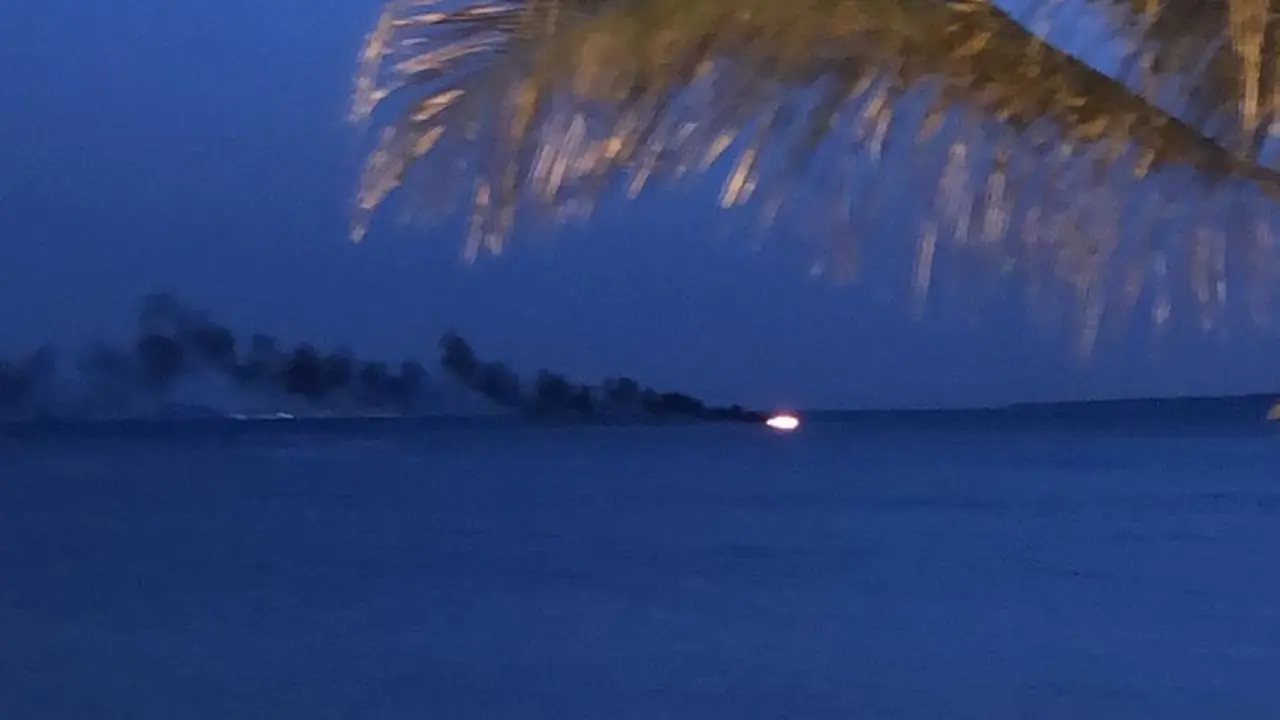 Lancha incendiada