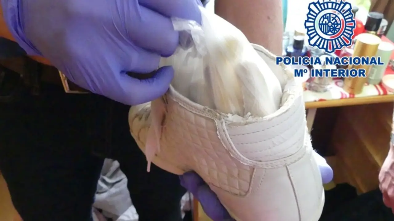 Cocaína oculta en los zapatos
