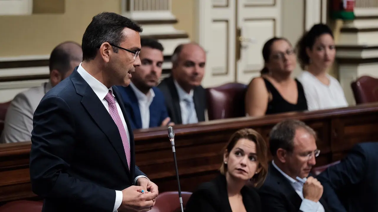 OSWALDO BETANCORT EN PARLAMENTO