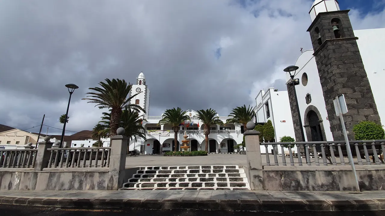 Fachada ayuntamiento de San Bartolomé