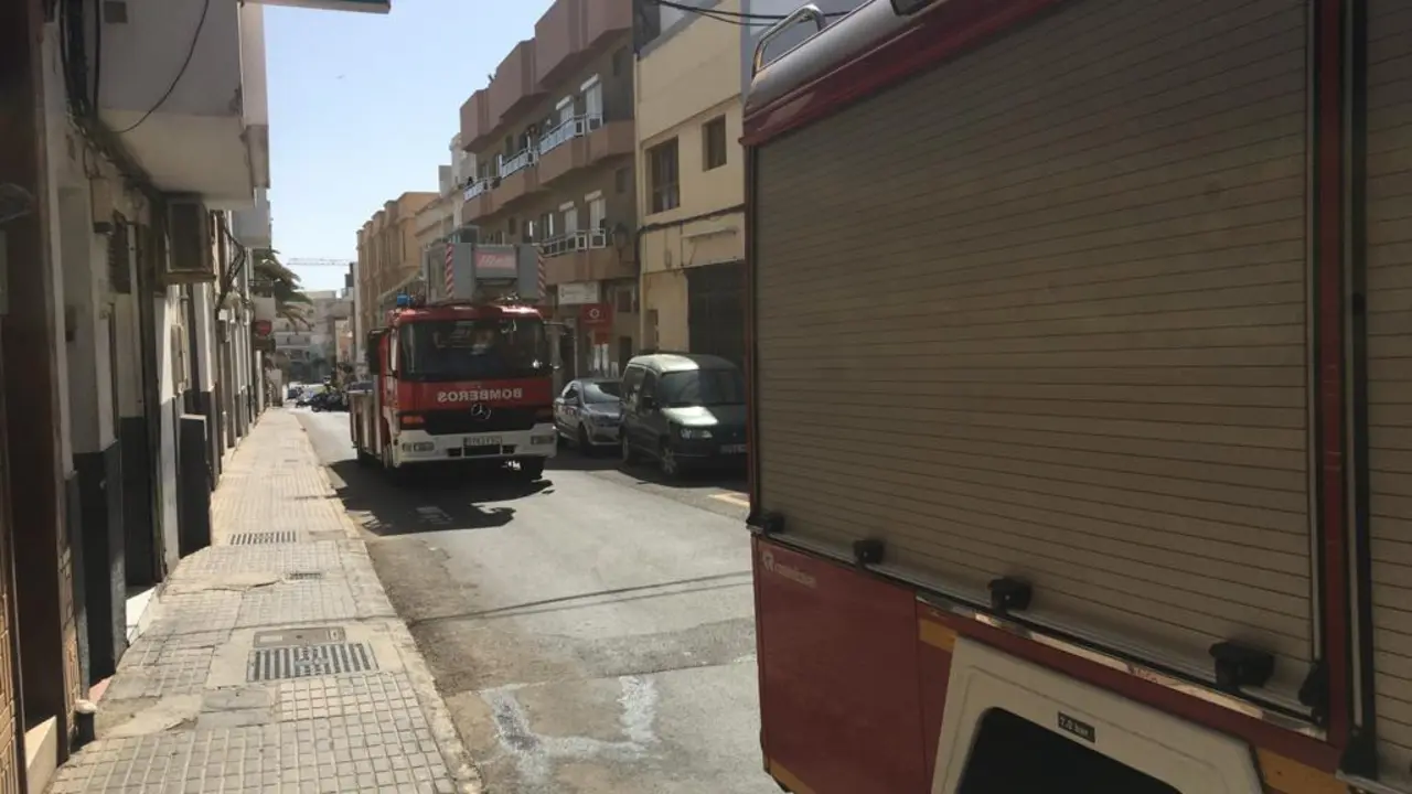 Incendio en vivienda calle León y Castillo 2
