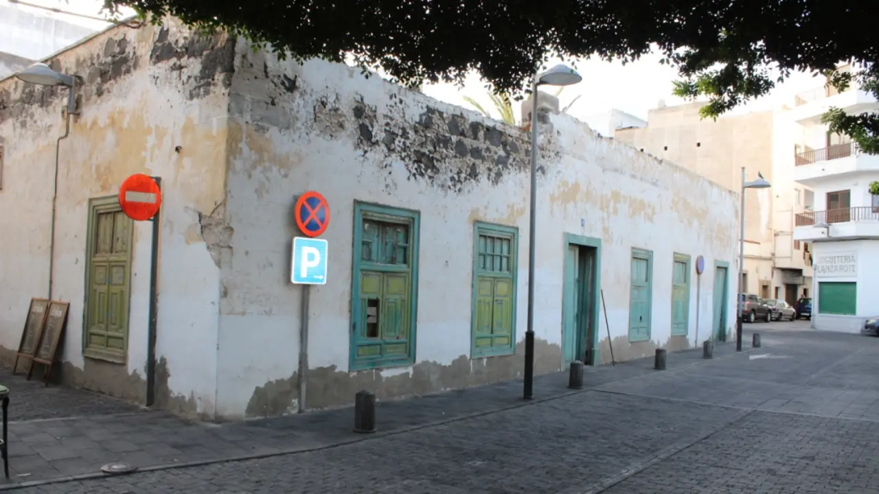 FOTO CASA PLAZA DE LA IGLESIA