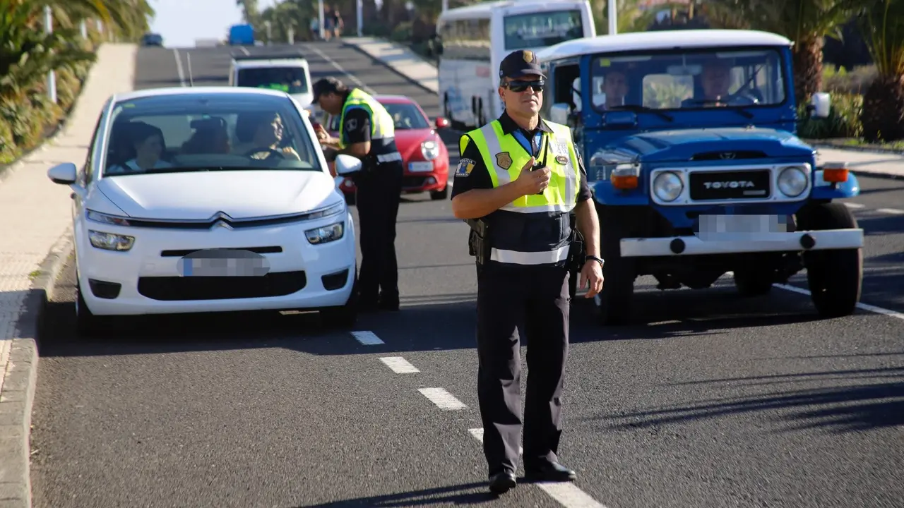 CONTROL POLICIAL COSTA TEGUISE 1