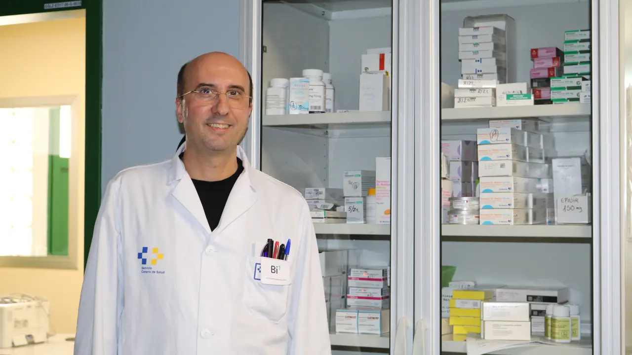 Santiago-Martín-farmacéutico-responsable-de-la-dispensación-externa-del-Hospital-de-Lanzarote