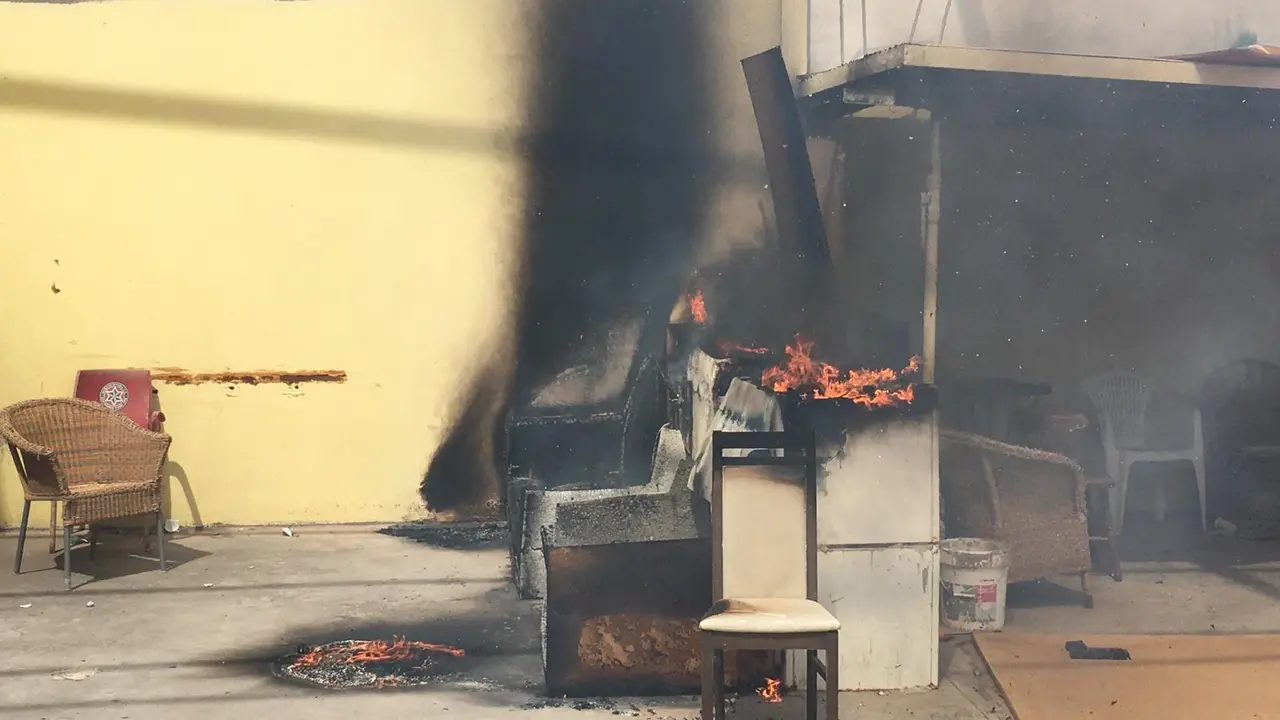 Incendio en una nave de la calle Trillo