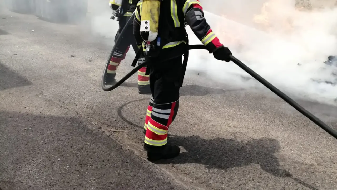 Incendio de 4 contenedores