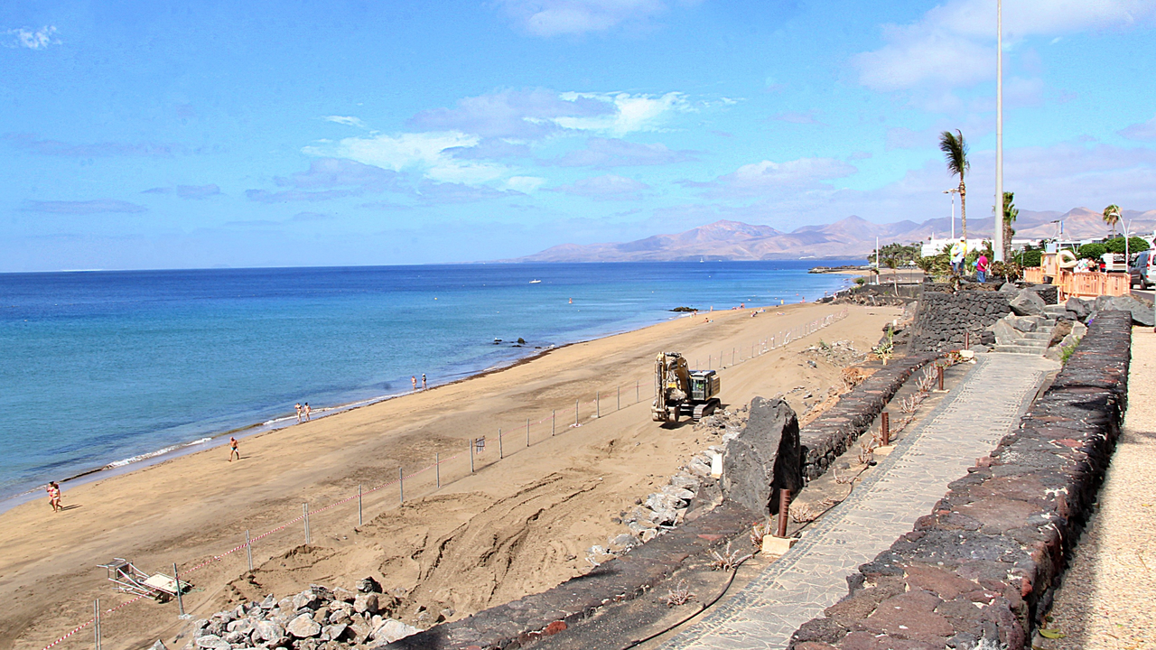 Muro de escollera de Playa Grande