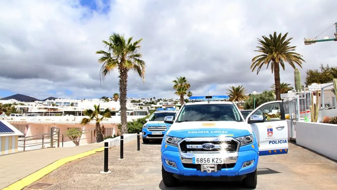 Policía de Tías (2)