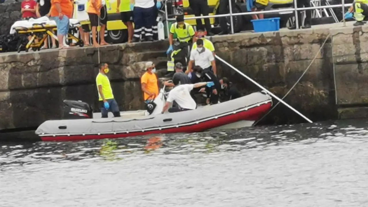Rescatado un buzo en Puerto del Carmen 2