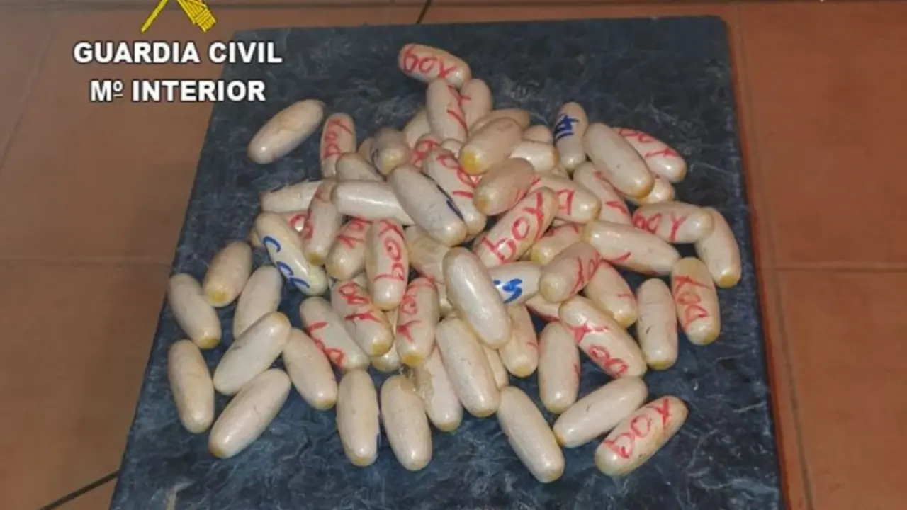 'Bellotas' de droga que llevaba el detenido en su organismo