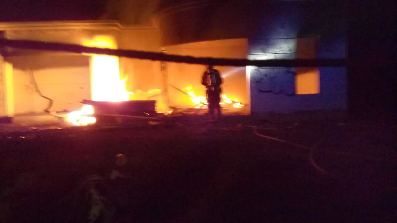 Incendiada una vivienda habitada por okupas en Costa Teguise