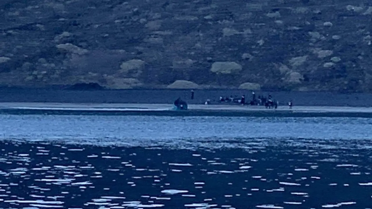 Patera en la playa de la Cantería