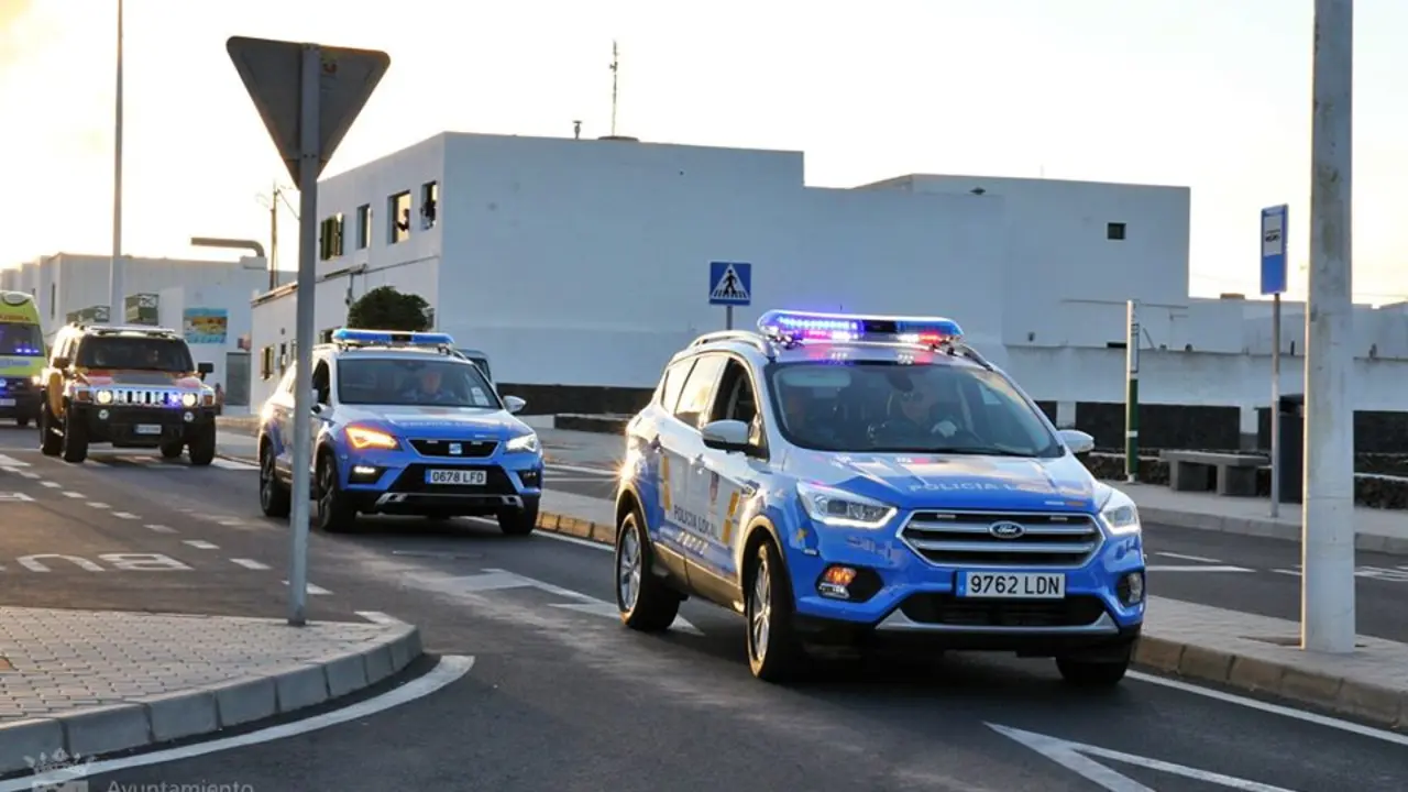 Polic&iacute;a de T&iacute;as (2)