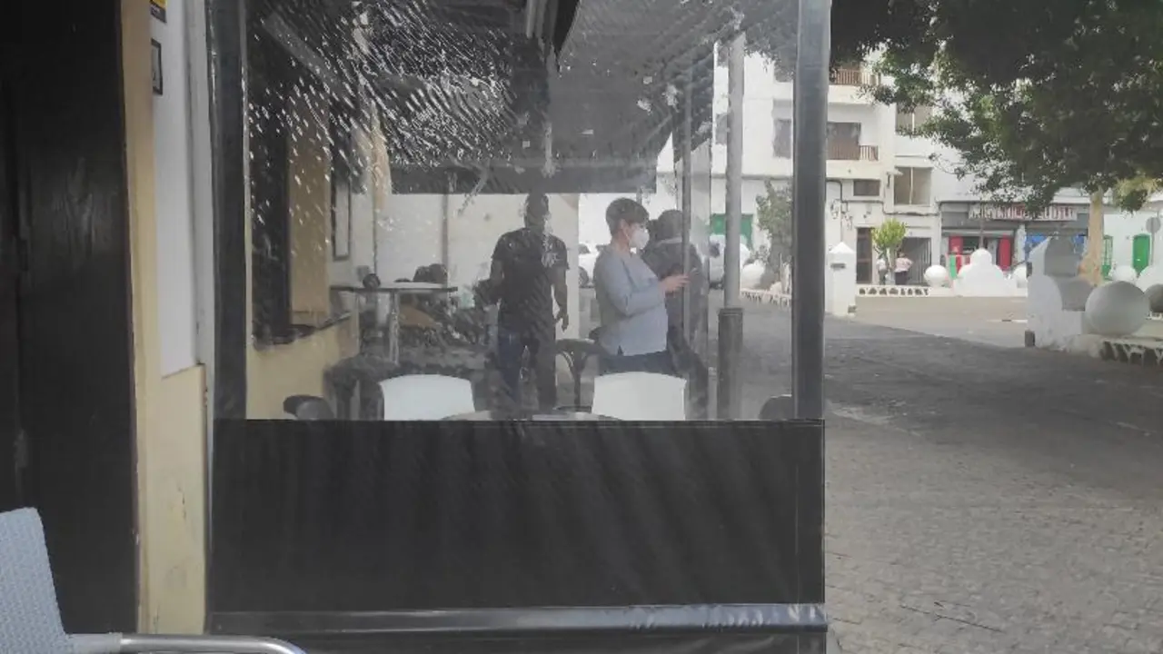 Terraza en espacio p&uacute;blico