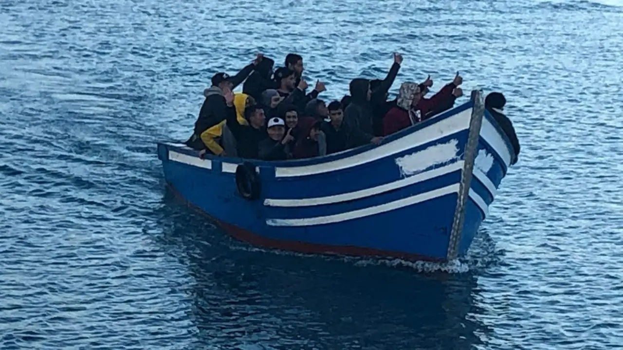 Patera llegando a La Graciosa