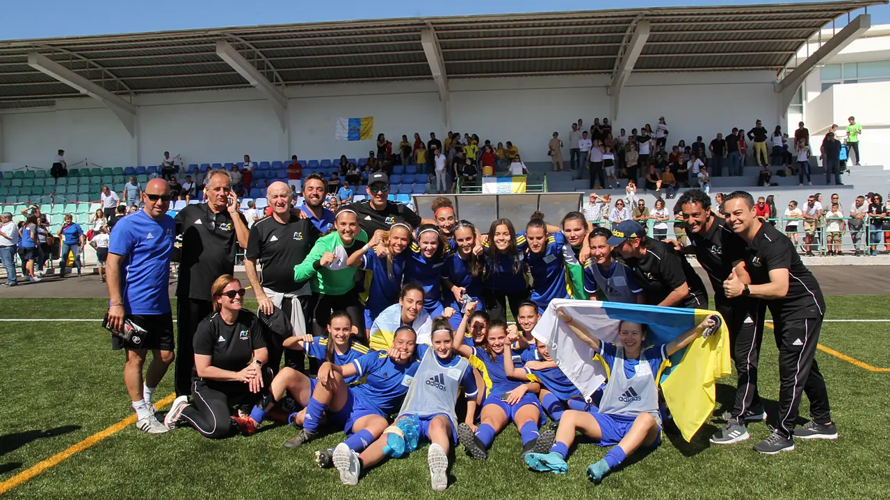 Clubs deportivos de T&iacute;as