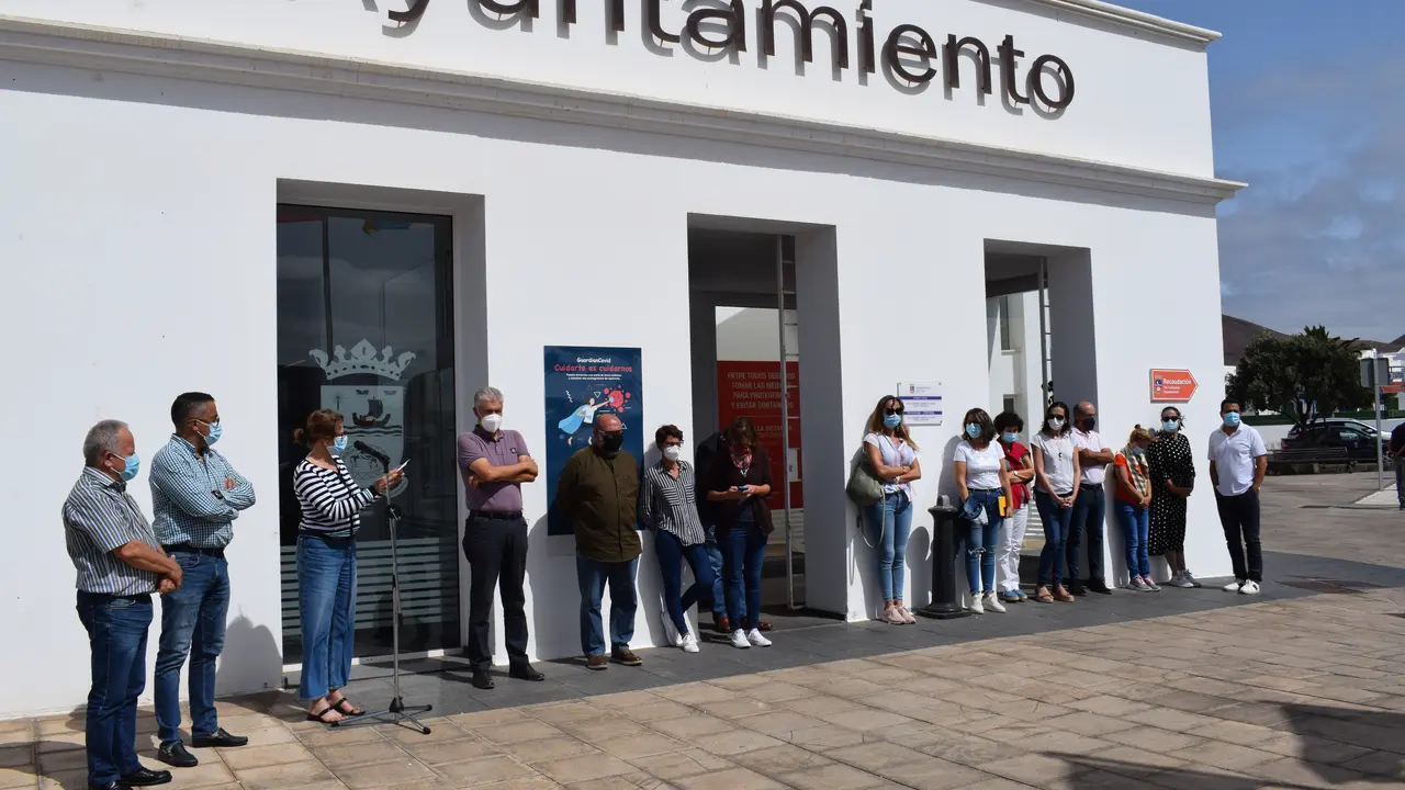 Minuto de silencio en Tías