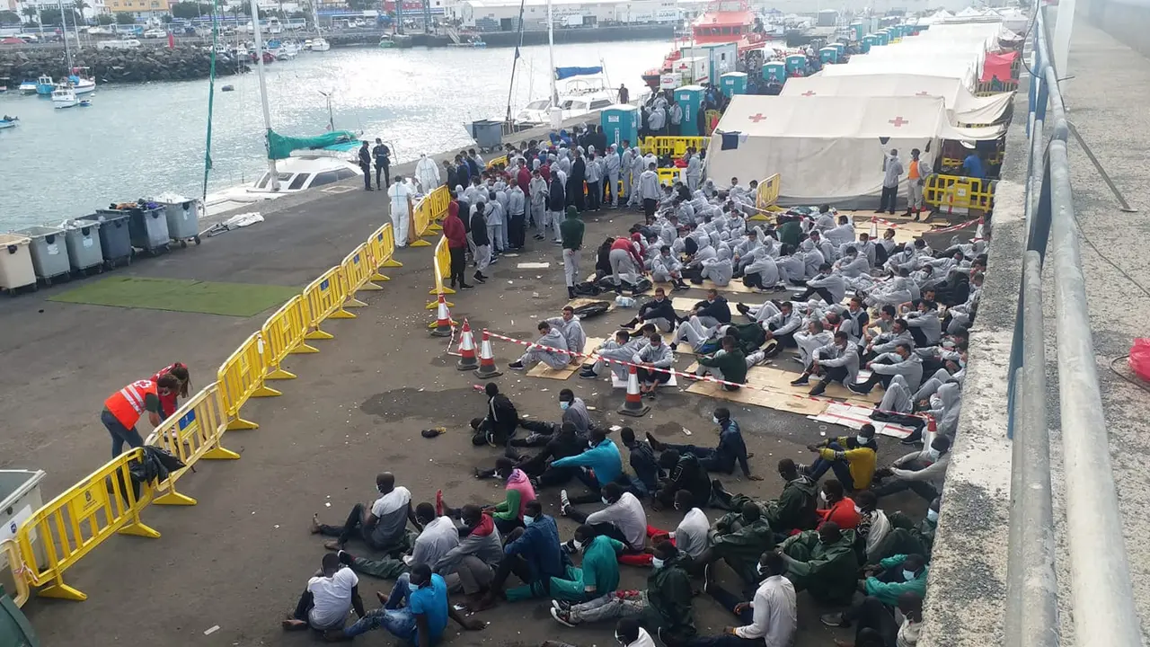 Inmigrantes concentrados en Puerto Naos