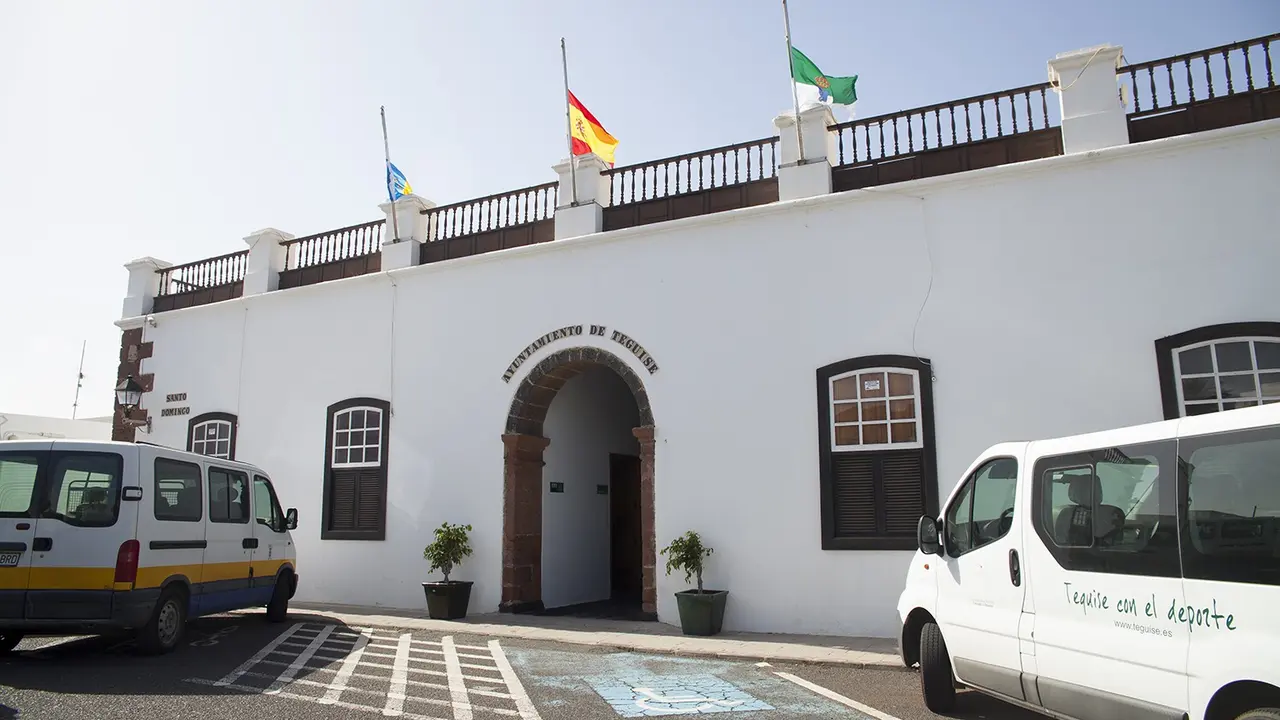 BANDERAS-MEDIA-ASTA TEGUISE
