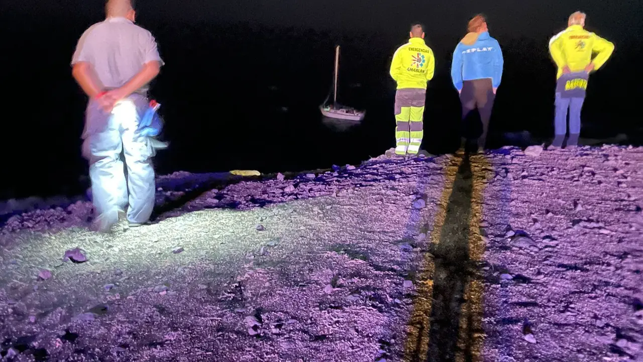 Rescate de un yate en Puerto Calero