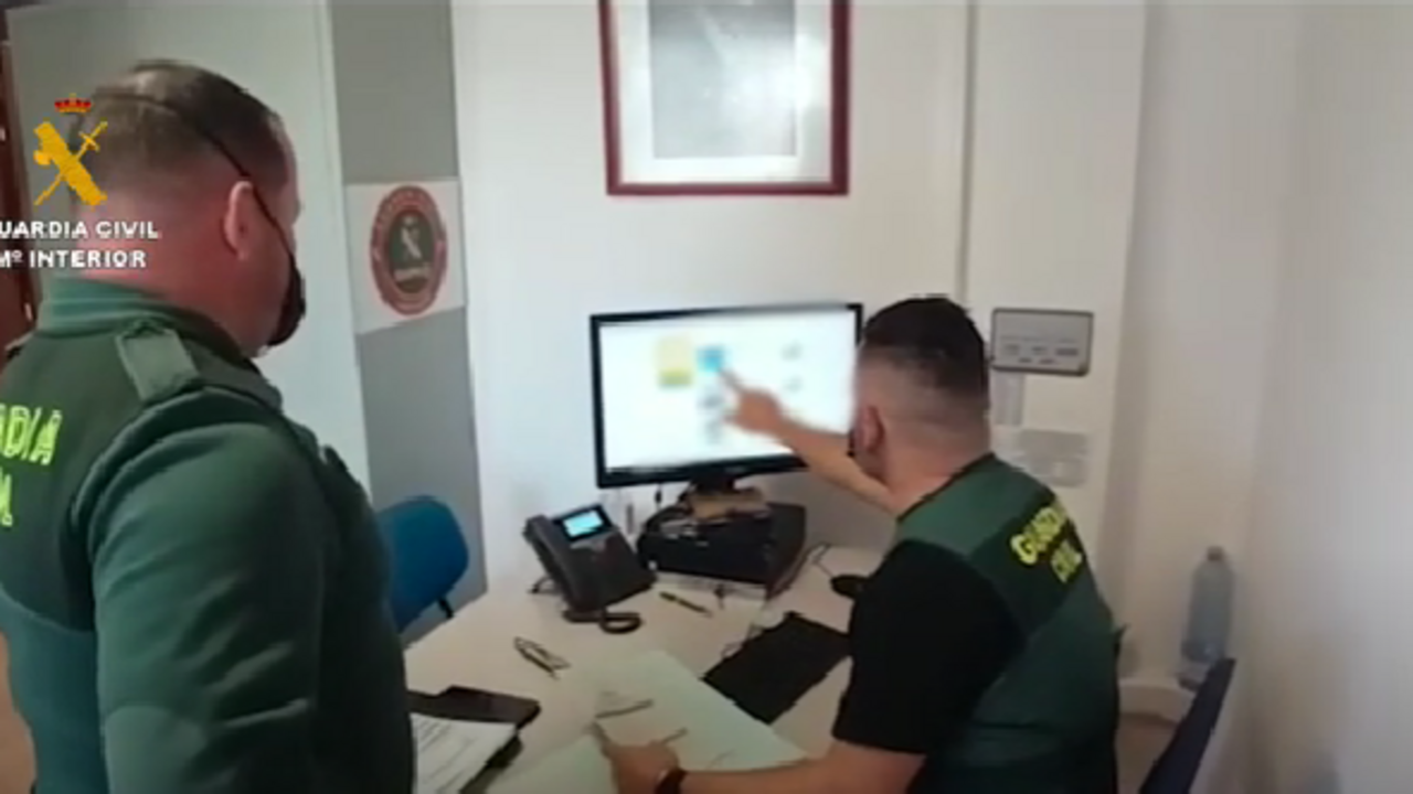 investigadores de la Guardia Civil