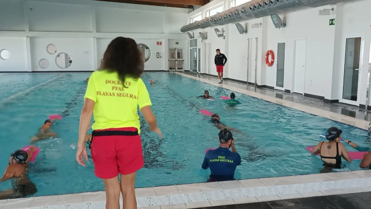 Prácticas del PFAE en la Piscina Municipal