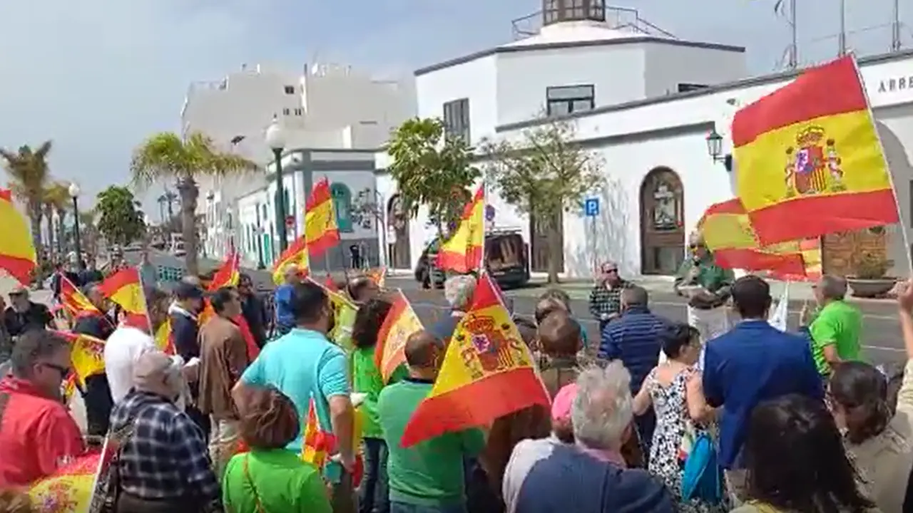 Concentraci&oacute;n de VOX en Arrecife 2