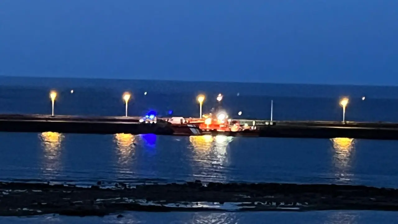 Patera en el Muelle Comercial