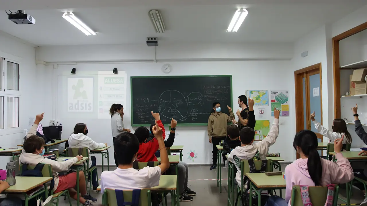 Becas a estudiantes de Tías