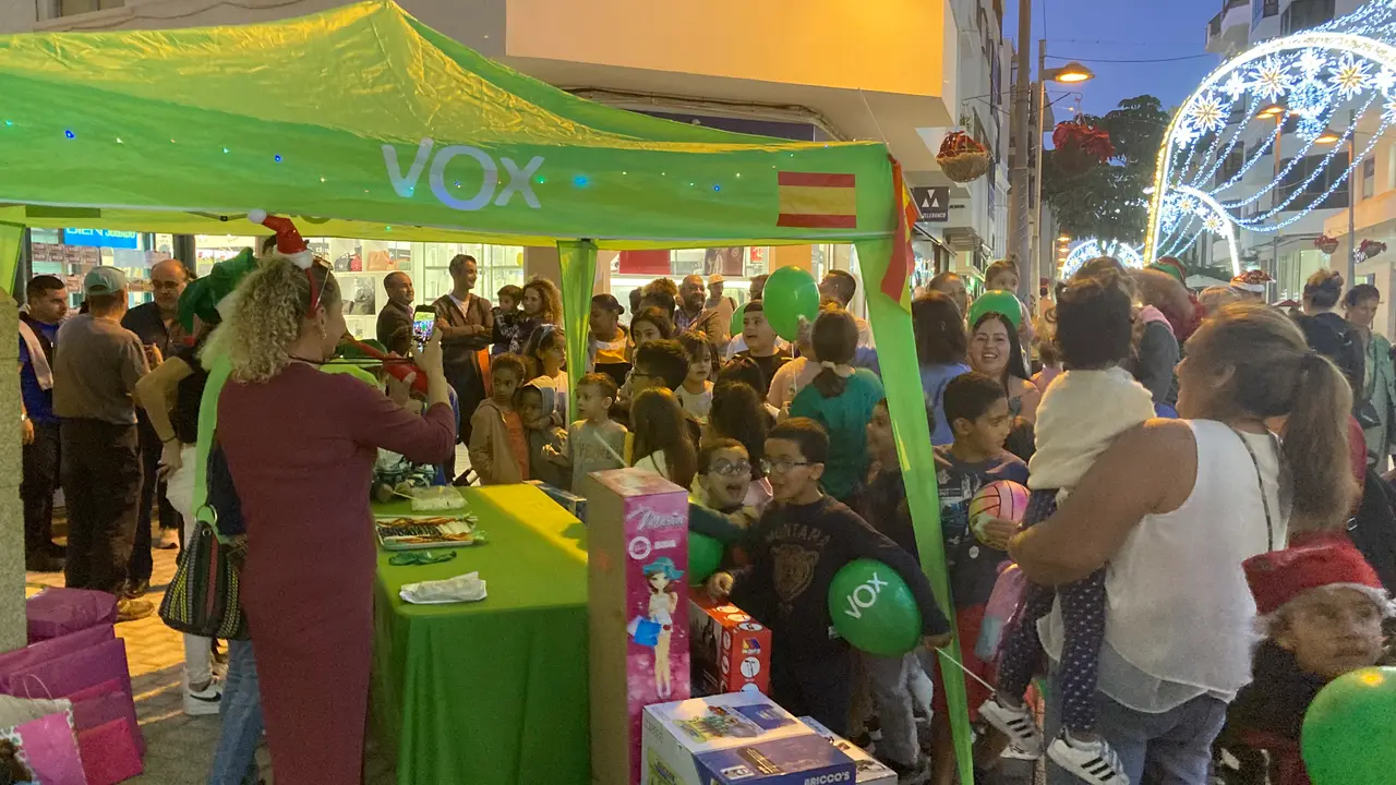 Campaña de recogida de juguetes de VOX 2