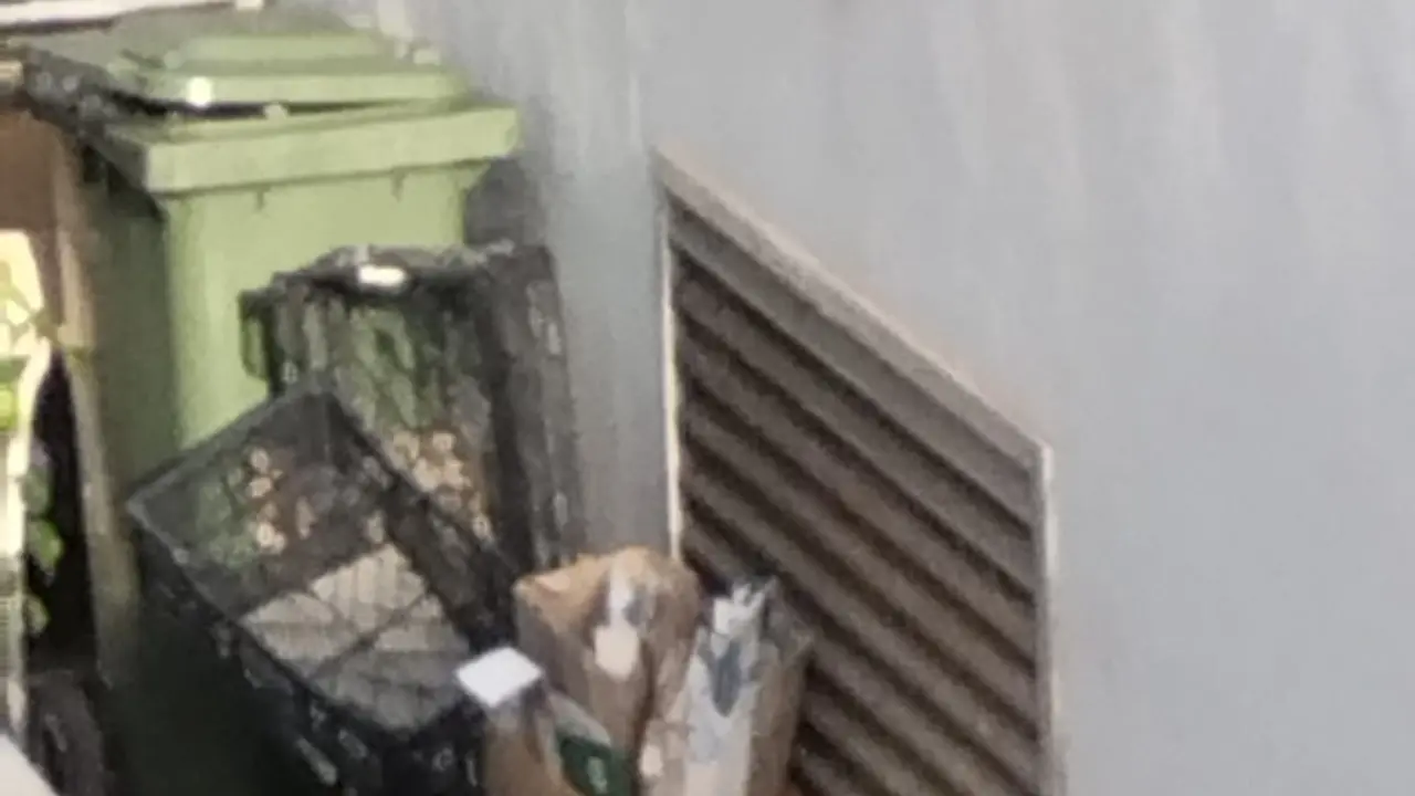 Pasillo comunitario bloqueado 2