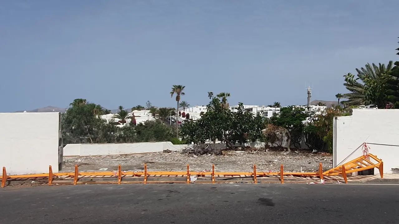 Derribada una casa en Puerto del Carmen 2